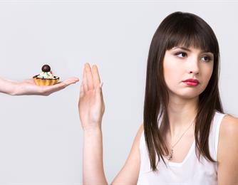 انخفاض نسبة السكر بالدم الأعراض وطرق العلاج